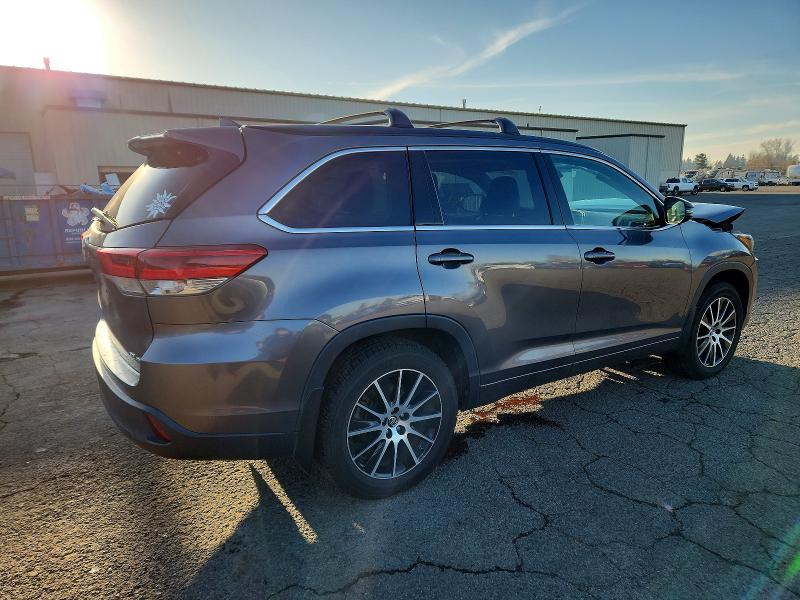 Photo 3 from auction – 2018 TOYOTA HIGHLANDER with VIN 5TDJZRFH3JS536404