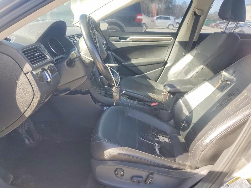 Photo 7 from auction – 2016 VOLKSWAGEN PASSAT SE with VIN 1VWBS7A30GC017438
