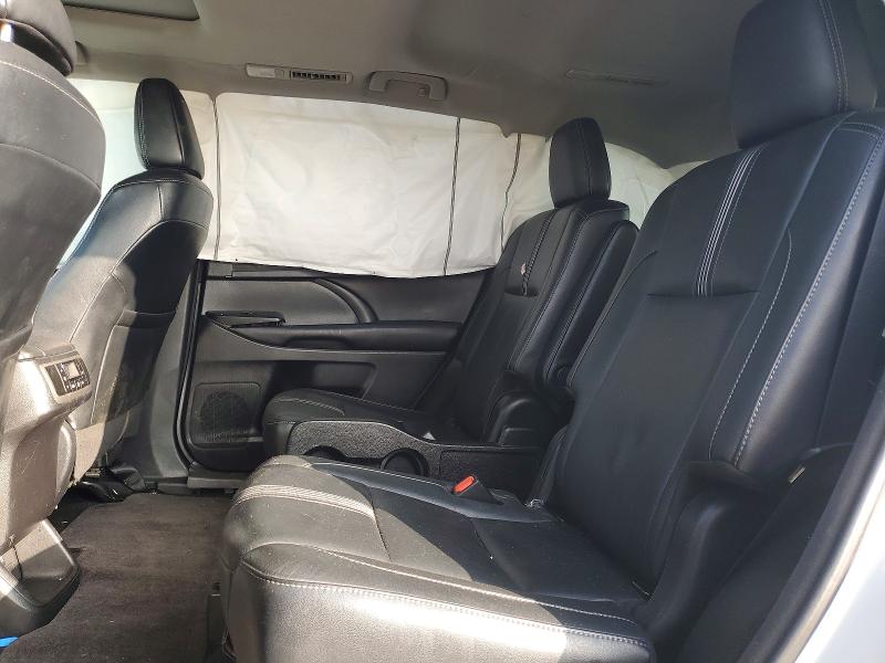 Photo 10 from auction – 2018 TOYOTA HIGHLANDER with VIN 5TDKZRFH5JS549210