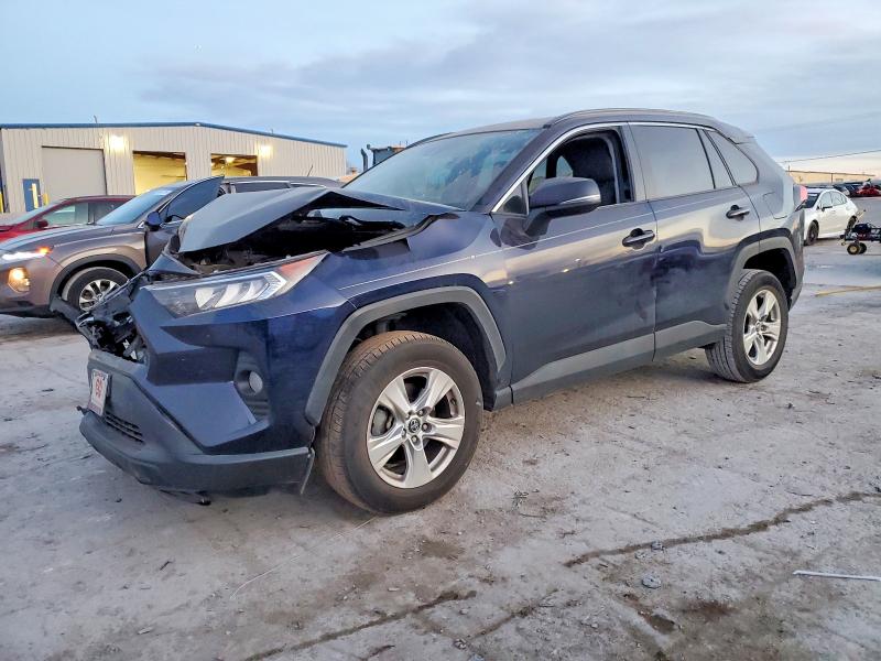 TOYOTA RAV4 XLE 2020 with VIN 2T3W1RFV3LW084457 - Photo from auction