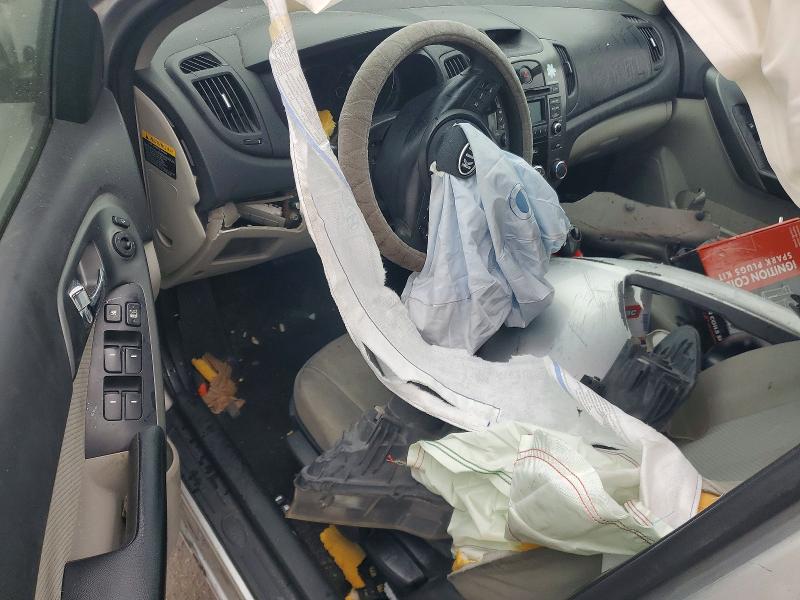 Photo 8 from auction – 2013 KIA FORTE with VIN KNAFU4A22D5728611