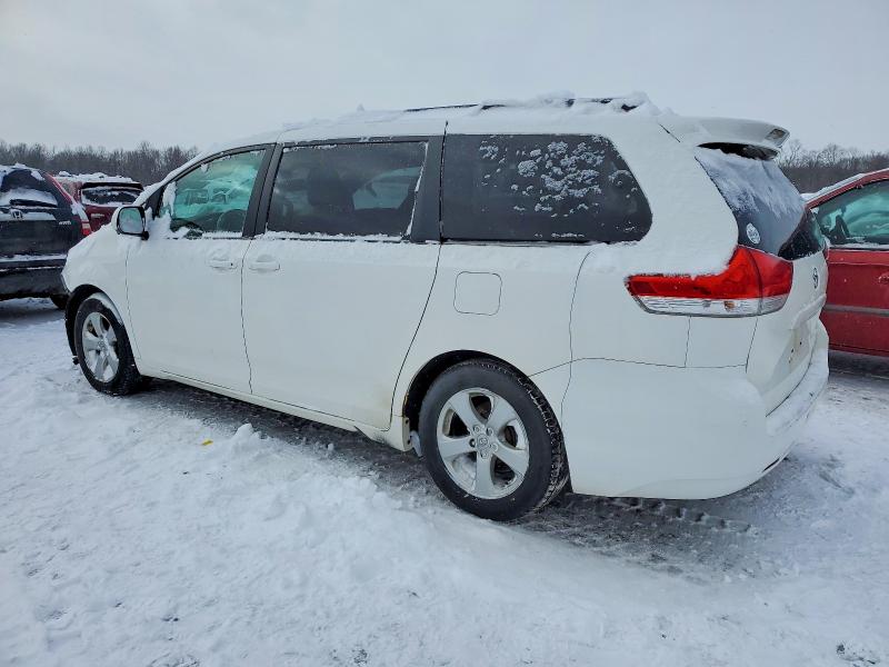 Photo 2 from auction – 2011 TOYOTA SIENNA LE with VIN 5TDKK3DC4BS071680