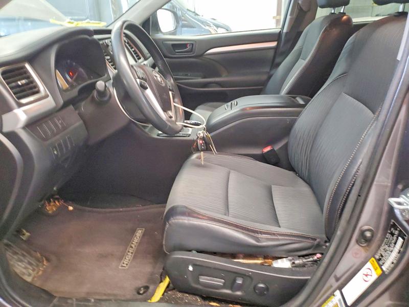Photo 7 from auction – 2016 TOYOTA HIGHLANDER with VIN 5TDZKRFH7GS132697