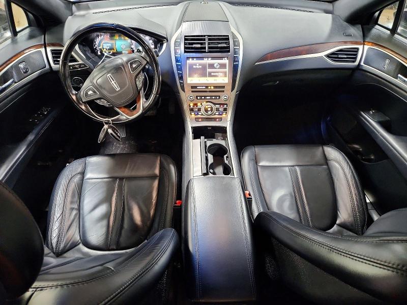 Photo 8 from auction – 2017 LINCOLN MKZ with VIN 3LN6L5C96HR604331