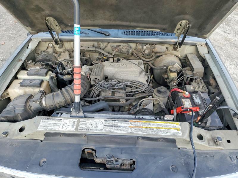 Photo 12 from auction – 2001 MERCURY MOUNTAINEE with VIN 4M2DU86P71UJ07169