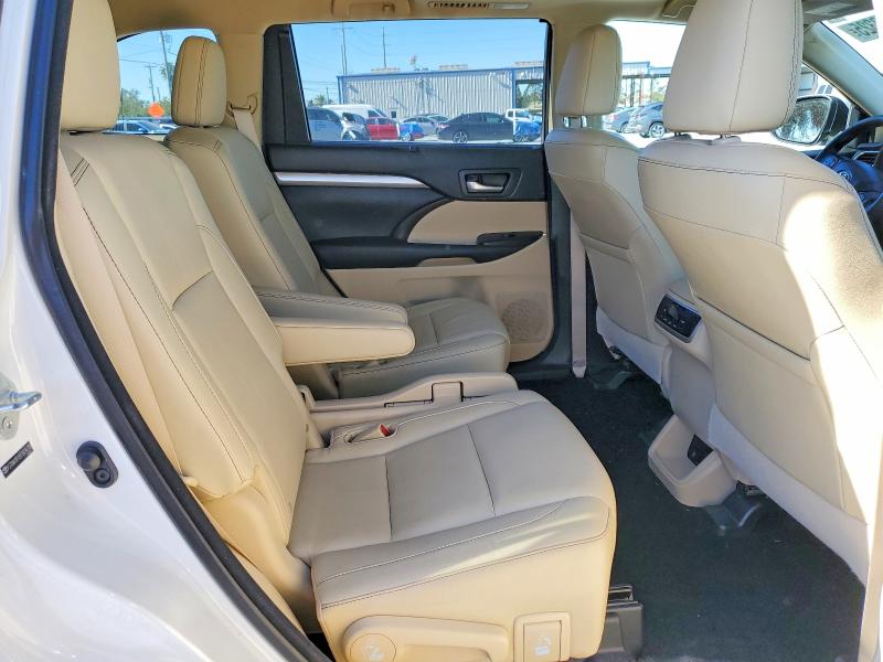 Photo 11 from auction – 2014 TOYOTA HIGHLANDER with VIN 5TDKKRFH5ES024738