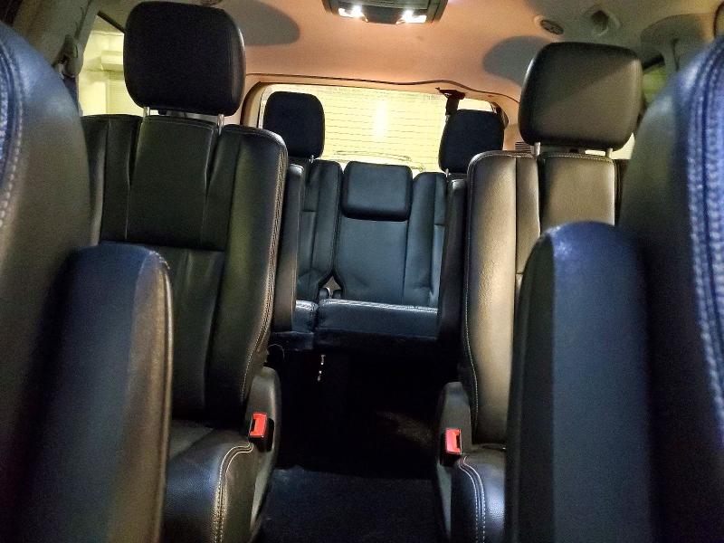Photo 10 from auction – 2016 CHRYSLER TOWN & COU with VIN 2C4RC1BG0GR214839