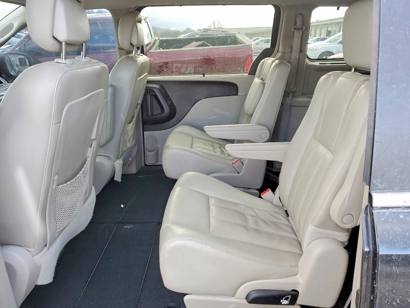 Photo 11 from auction – 2012 CHRYSLER TOWN & COU with VIN 2C4RC1CG2CR339463