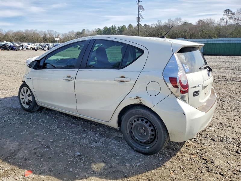 Photo 2 from auction – 2014 TOYOTA PRIUS C with VIN JTDKDTB39E1560624