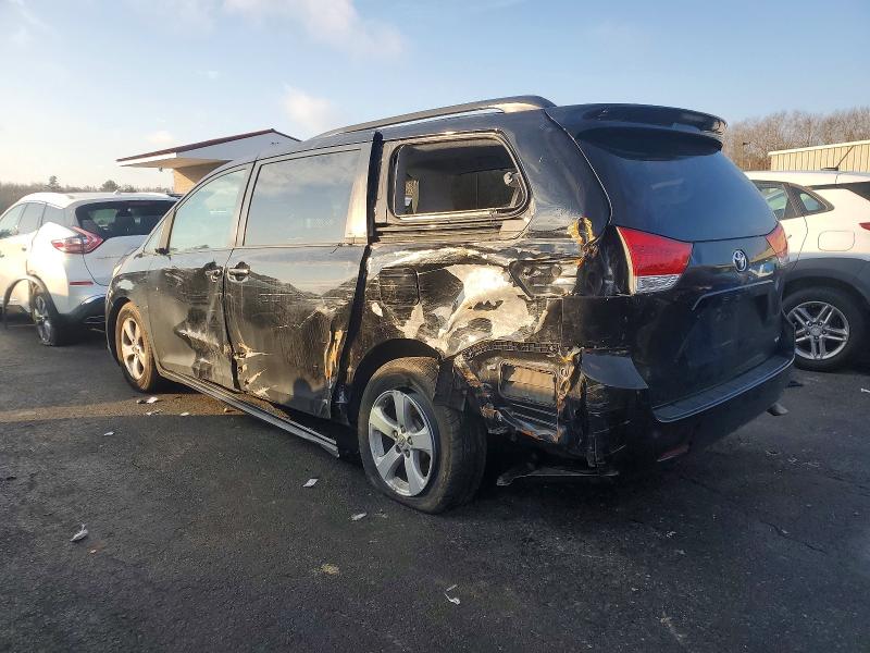 Photo 2 from auction – 2011 TOYOTA SIENNA with VIN 5TDKK3DC4BS058265