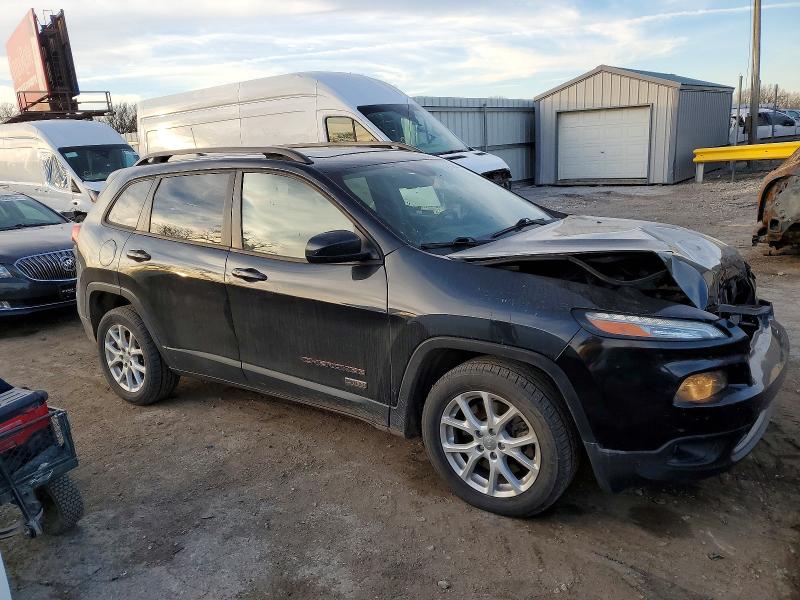 Photo 4 from auction – 2016 JEEP CHEROKEE L with VIN 1C4PJLCB5GW312364