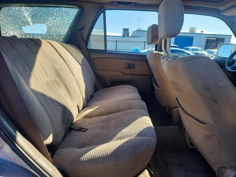 Photo 10 from auction – 1998 TOYOTA 4RUNNER SR with VIN JT3GN86R9W0075264