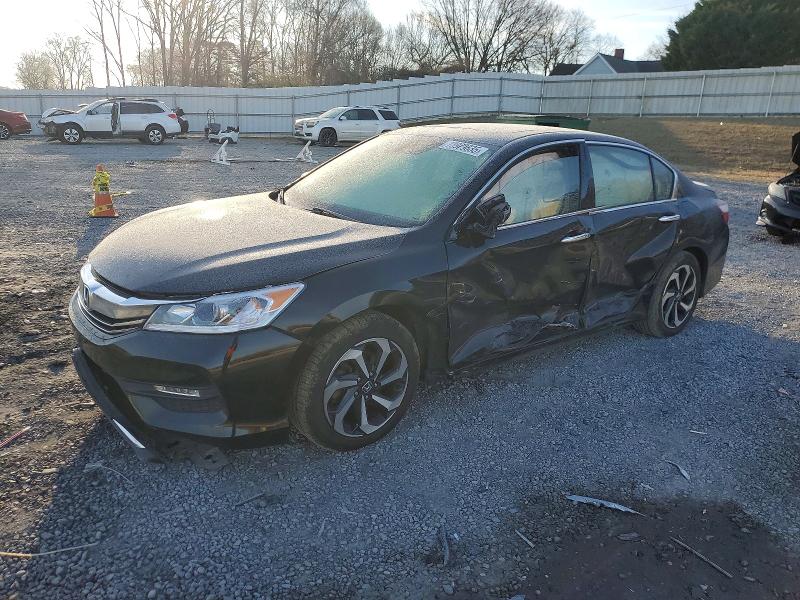 HONDA ACCORD EXL 2017 with VIN 1HGCR3F04HA006192 - Photo from auction
