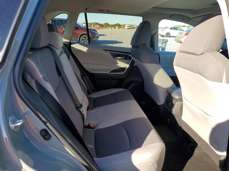 Photo 11 from auction – 2021 TOYOTA RAV4 with VIN 2T3W1RFV2MW112072
