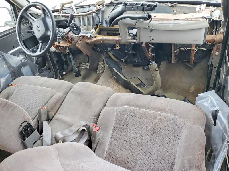 Photo 8 from auction – 2000 CHEVROLET SILVERADO with VIN 2GCEC19T9Y1376065