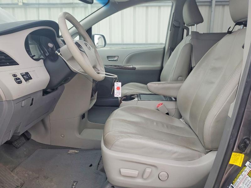 Foto 7 de la subasta – 2012 TOYOTA SIENNA con VIN 5TDYK3DC1CS276305