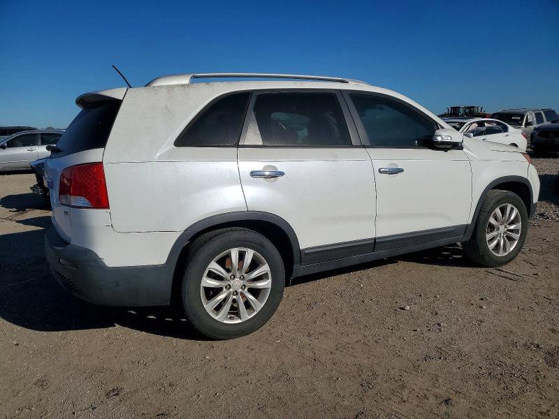 Photo 3 from auction – 2011 KIA SORENTO EX with VIN 5XYKU3A12BG181671