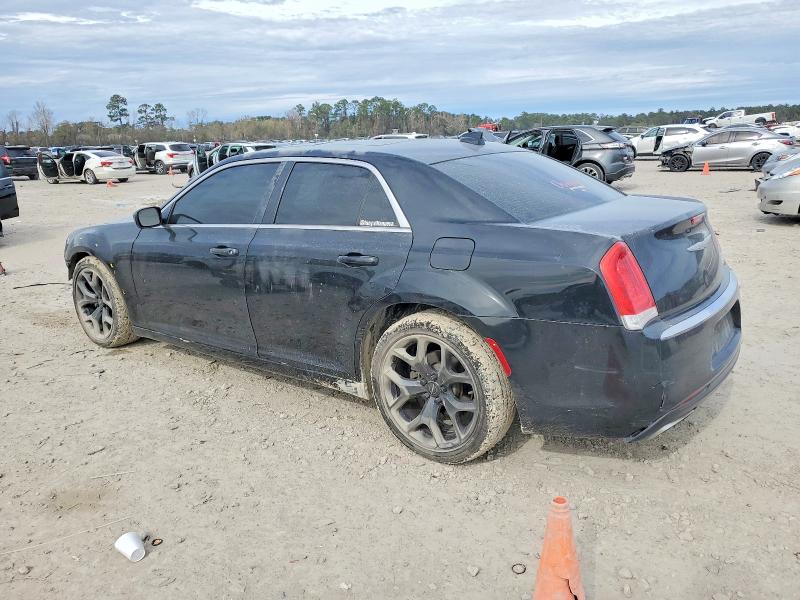 Photo 2 from auction – 2015 CHRYSLER 300 with VIN 2C3CCAAG8FH868066
