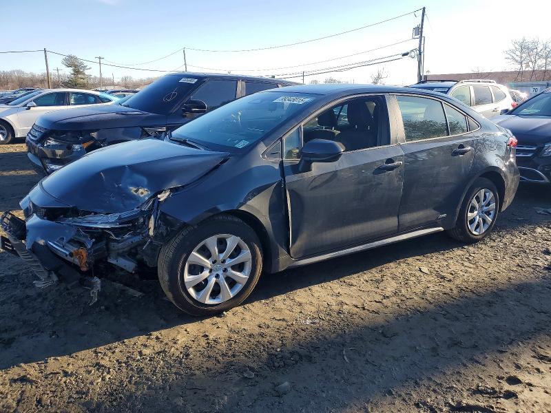 TOYOTA COROLLA LE 2024 with VIN JTDBDMHE3R3011106 - Photo from auction