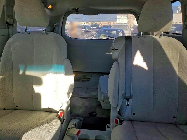 Photo 10 from auction – 2013 TOYOTA SIENNA with VIN 5TDKK3DCXDS347802