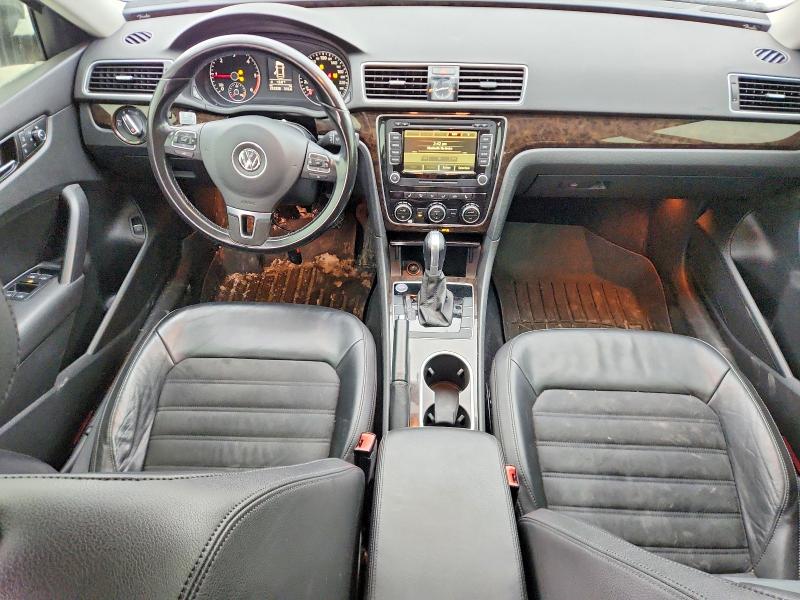 Photo 8 from auction – 2015 VOLKSWAGEN PASSAT SEL with VIN 1VWCV7A30FC023203