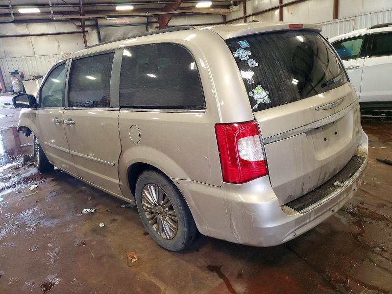 Photo 2 from auction – 2016 CHRYSLER TOWN & COU with VIN 2C4RC1CG5GR194117