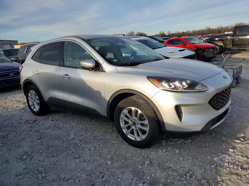 Photo 4 from auction – 2020 FORD ESCAPE SE with VIN 1FMCU0G67LUA12702