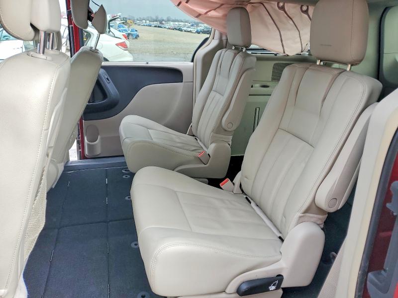Photo 11 from auction – 2014 CHRYSLER TOWN & COU with VIN 2C4RC1BGXER422904