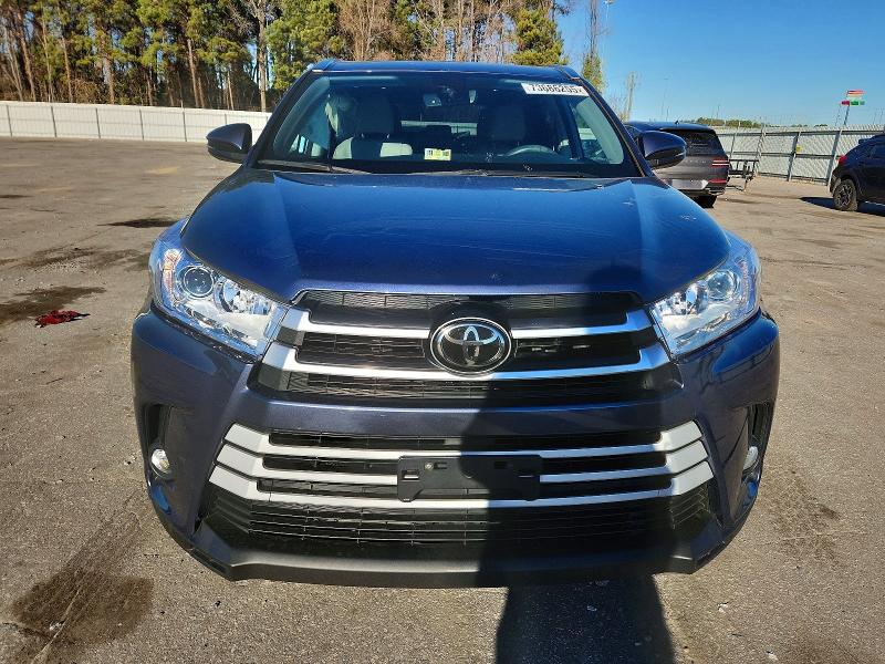 Zdjęcie 5 z aukcji – 2018 TOYOTA HIGHLANDER z VIN 5TDJZRFHXJS490442