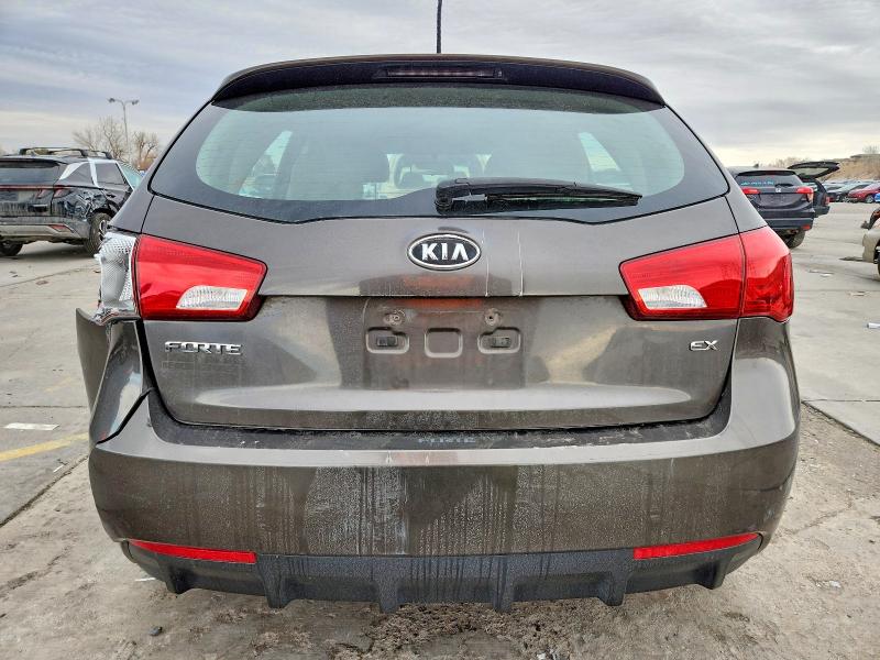 Photo 6 from auction – 2011 KIA FORTE with VIN KNAFU5A26B5460181