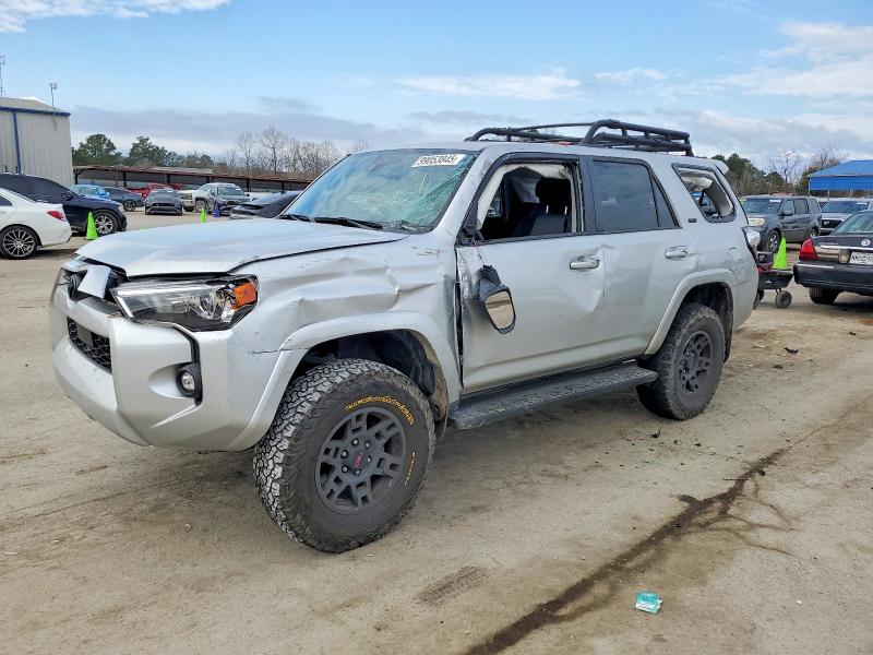 TOYOTA 4RUNNER SE 2023 with VIN JTEMU5JR2P6158519 - Photo from auction