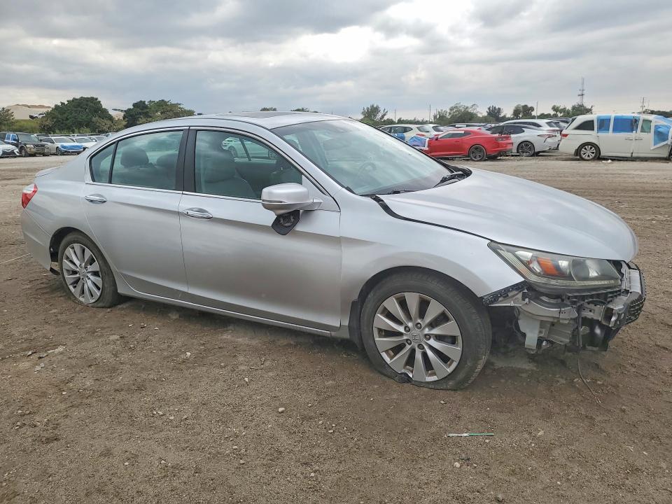 Photo 4 from auction – 2013 HONDA ACCORD with VIN 1HGCR2F82DA206272