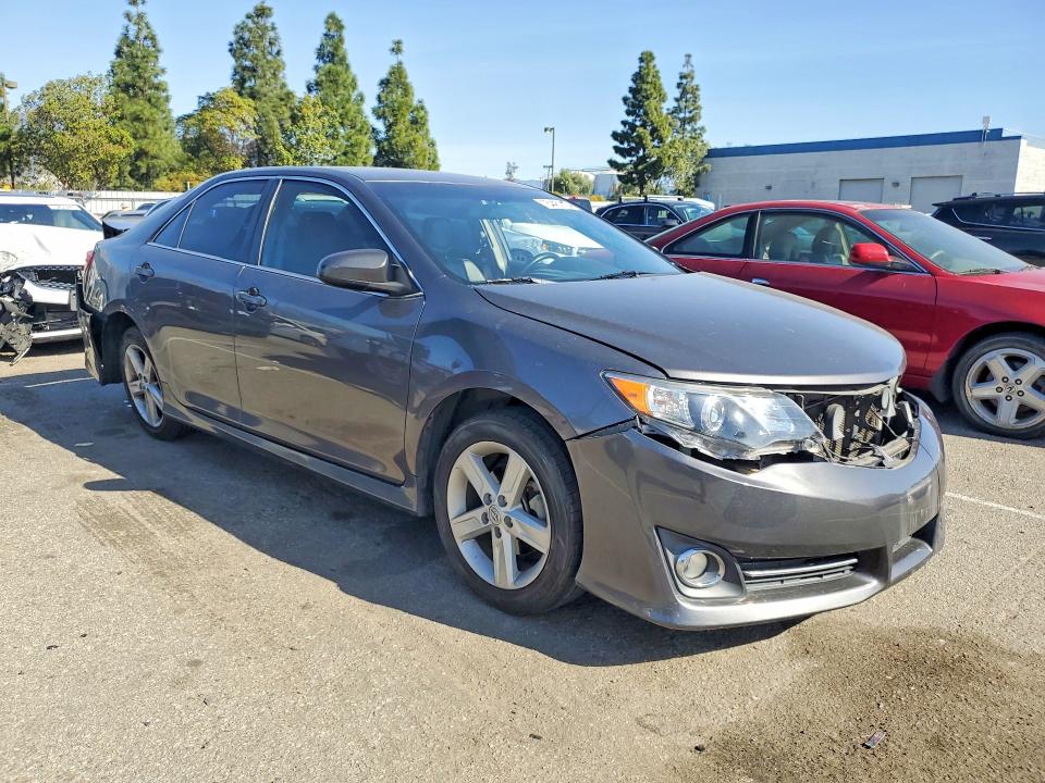 Zdjęcie 4 z aukcji – 2014 TOYOTA CAMRY z VIN 4T1BF1FK8EU769704