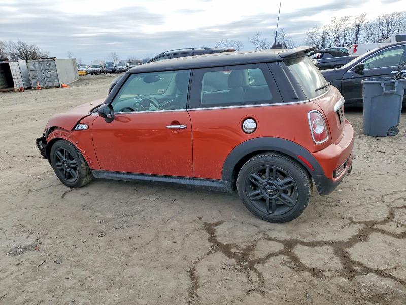 Photo 2 from auction – 2013 MINI COOPER with VIN WMWSV3C50DT475880