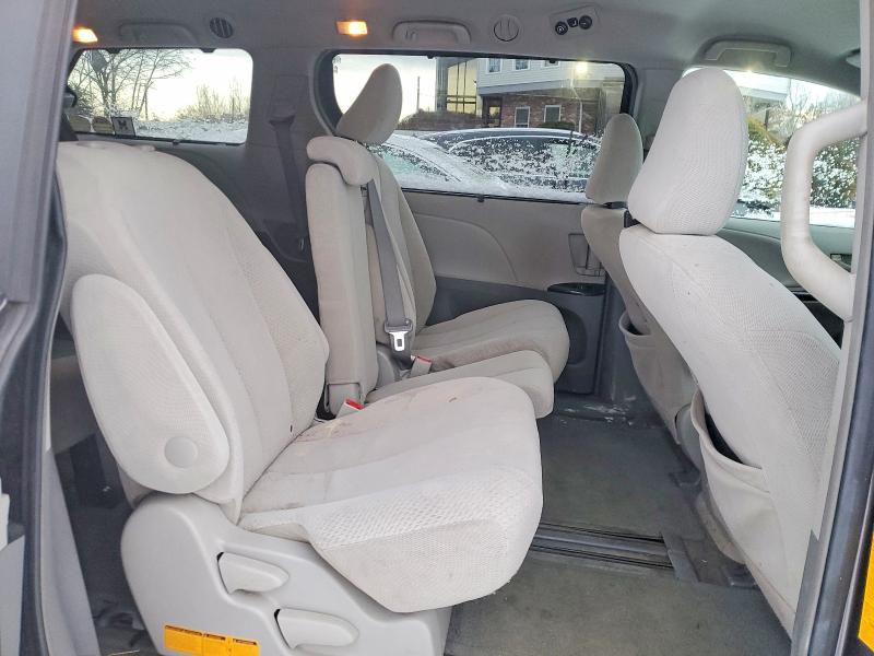 Photo 11 from auction – 2012 TOYOTA SIENNA LE with VIN 5TDKK3DC4CS238752