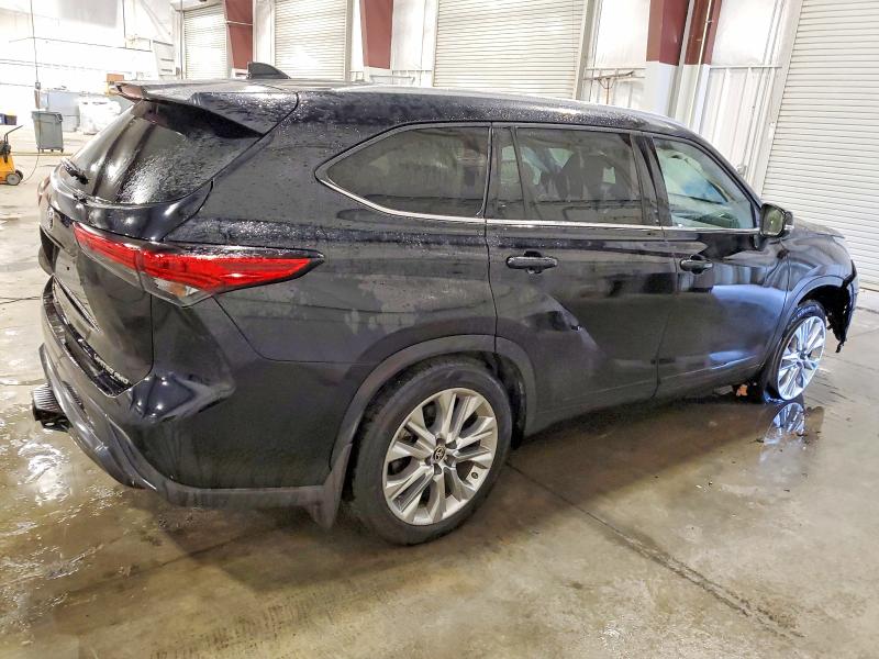 Photo 3 from auction – 2022 TOYOTA HIGHLANDER with VIN 5TDDZRBH1NS230116