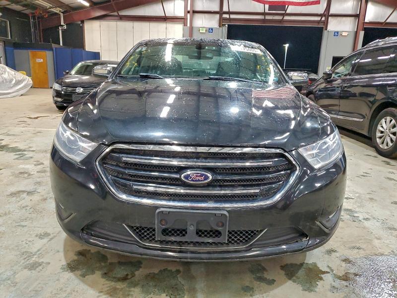 Photo 5 from auction – 2014 FORD TAURUS LIM with VIN 1FAHP2F82EG158352