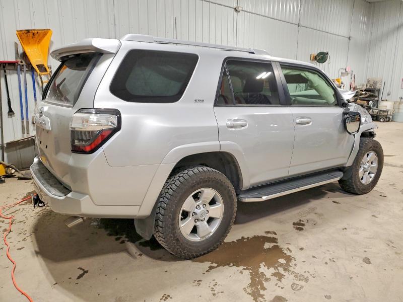 Photo 3 from auction – 2015 TOYOTA 4RUNNER with VIN JTEBU5JRXF5204979