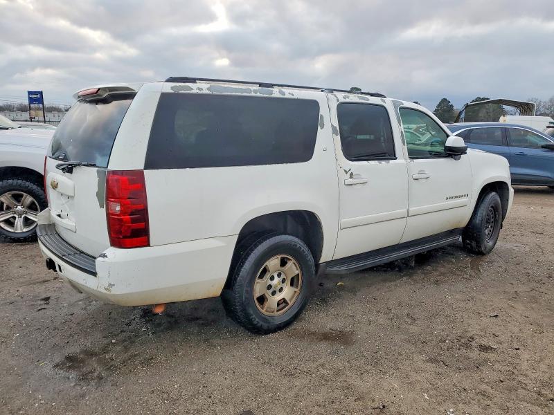 Photo 3 from auction – 2007 CHEVROLET SUBURBAN with VIN 1GNFC16J77J189331