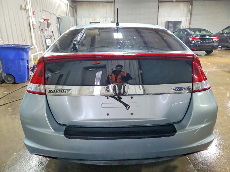 Photo 6 from auction – 2013 HONDA INSIGHT with VIN JHMZE2H59DS000737