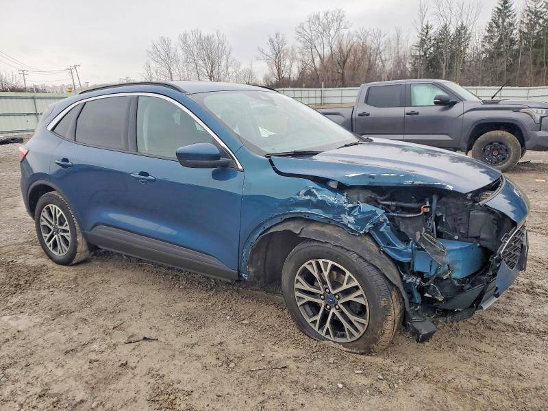 Photo 4 from auction – 2020 FORD ESCAPE SEL with VIN 1FMCU9H90LUC70749