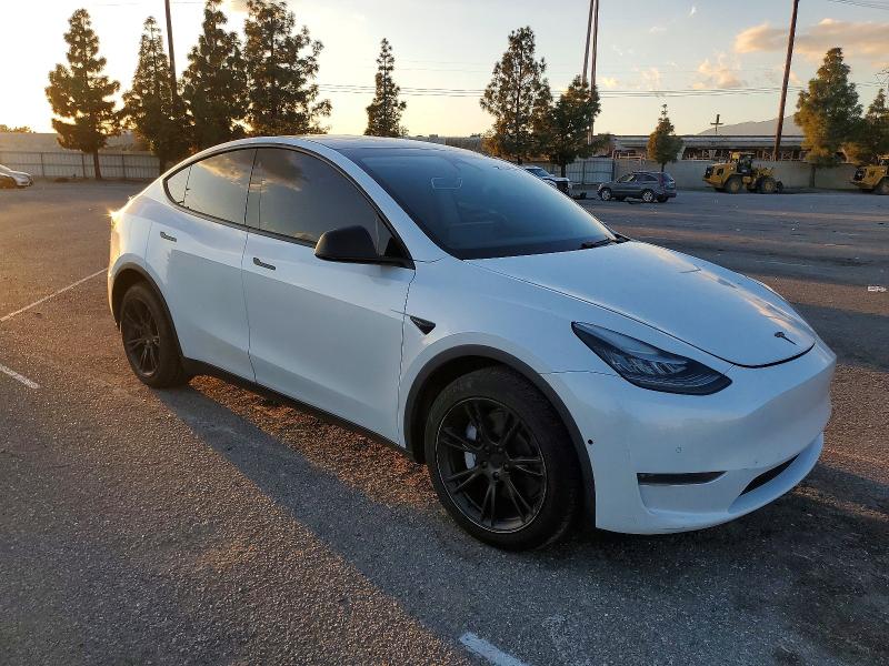 Photo 4 from auction – 2020 TESLA MODEL Y with VIN 5YJYGDEE1LF026428