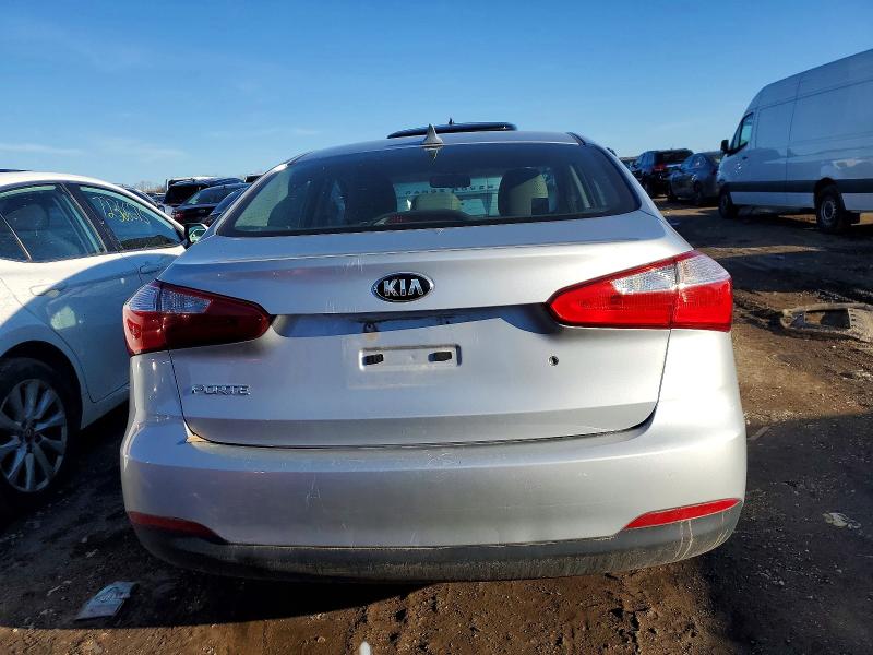 Photo 6 from auction – 2015 KIA FORTE LX with VIN KNAFK4A60F5337002