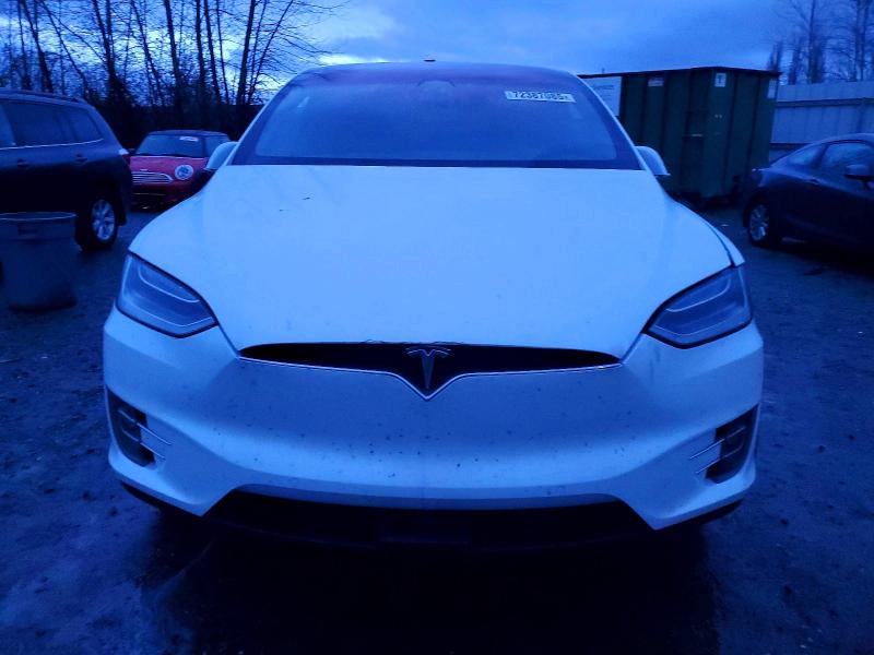 Photo 5 from auction – 2017 TESLA MODEL X with VIN 5YJXCAE28HF076715