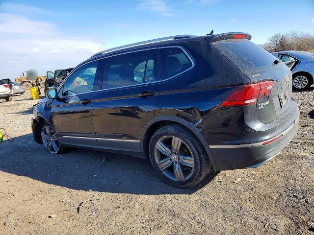 Photo 2 from auction – 2018 VOLKSWAGEN TIGUAN with VIN 3VV5B7AX2JM004524