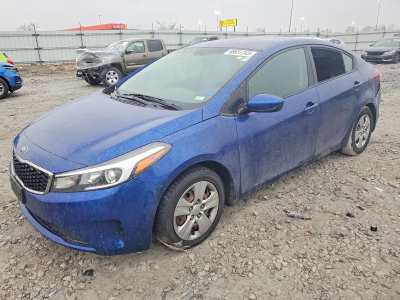 KIA FORTE 2017 مع رقم تعريف المركبة 3KPFK4A7XHE161076 - صورة من المزاد