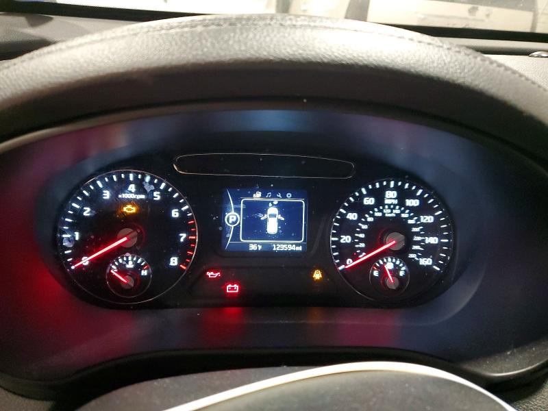 Photo 9 from auction – 2017 KIA SORENTO with VIN 5XYPG4A59HG320385