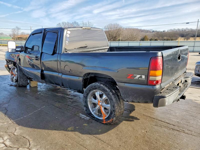 Photo 2 from auction – 2003 CHEVROLET SILVERADO with VIN 2GCEK19T931207529