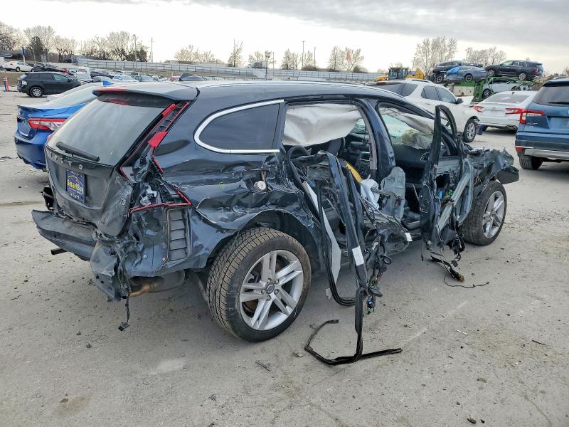 Photo 3 from auction – 2015 VOLVO V60 with VIN YV140MEB4F1196069
