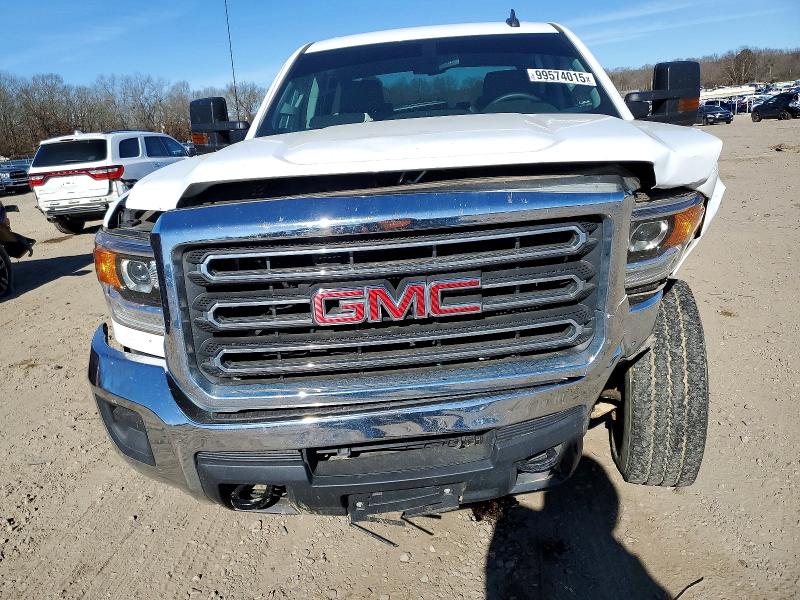 صورة رقم 5 من المزاد - 2017 GMC 2500 مع VIN 1GT12REG4HF127691